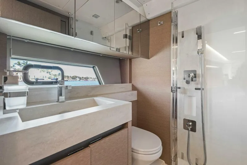 Slide: The Image of Prestige 520 Flybridge 2022 - 29