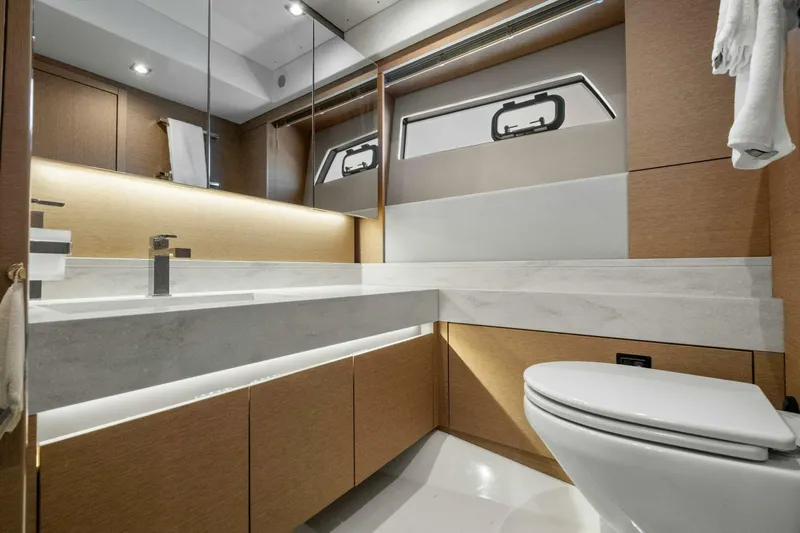 Slide: The Image of Prestige 520 Flybridge 2022 - 42