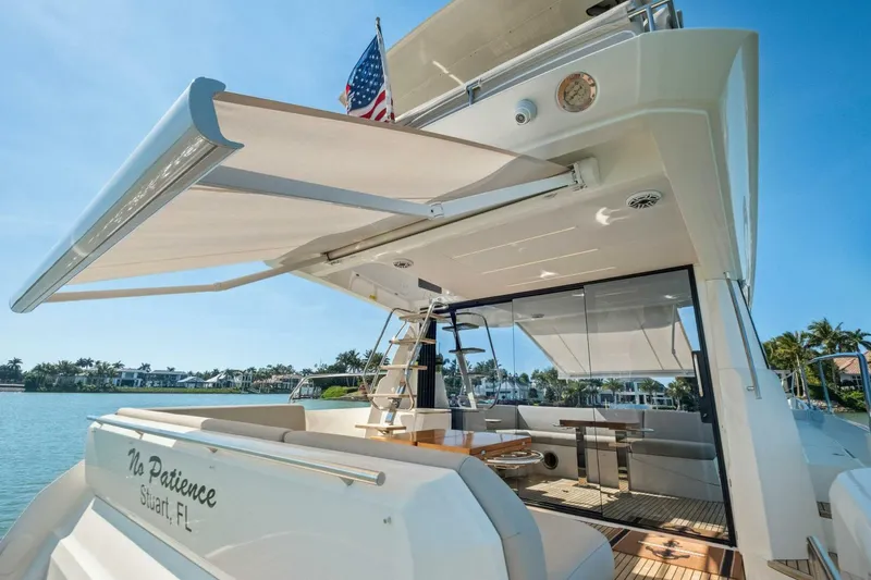 Slide: The Image of Prestige 520 Flybridge 2022 - 55