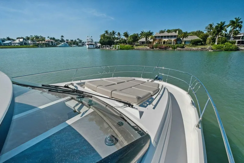 Slide: The Image of Prestige 520 Flybridge 2022 - 57