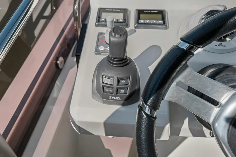 Slide: The Image of Prestige 520 Flybridge 2022 - 65