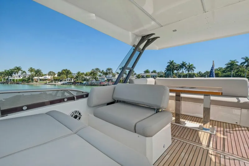 Slide: The Image of Prestige 520 Flybridge 2022 - 70
