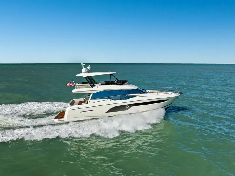 Slide: The Image of Prestige 520 Flybridge 2022 - 86