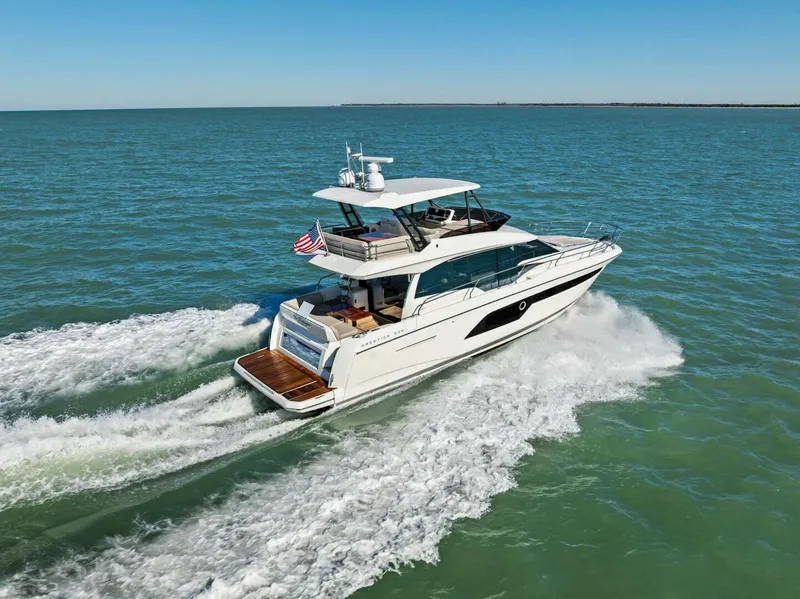 Slide: The Image of Prestige 520 Flybridge 2022 - 93