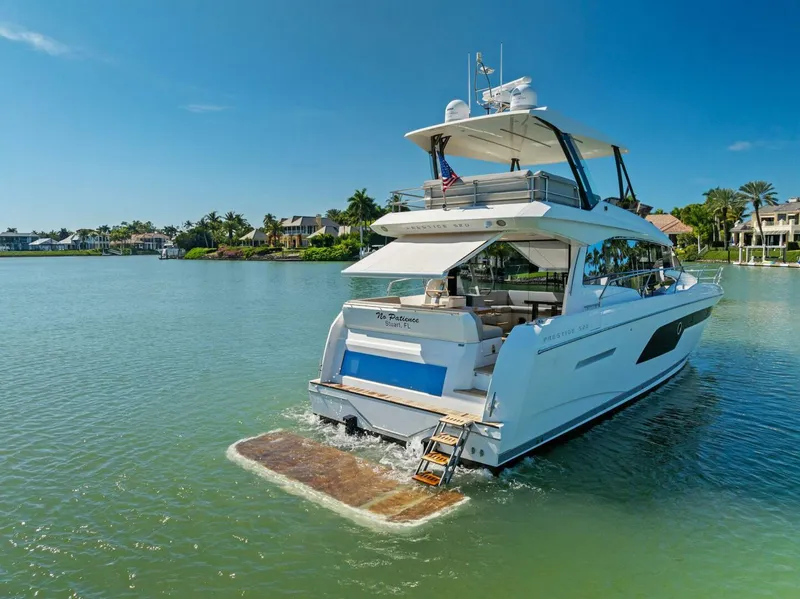Slide: The Image of Prestige 520 Flybridge 2022 - 96