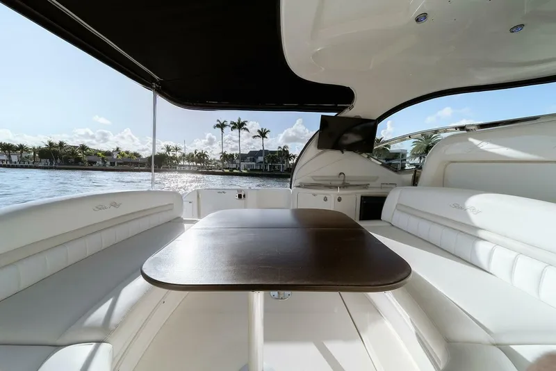 Slide: The Image of Sea Ray 44 Sundancer 2008 - 15