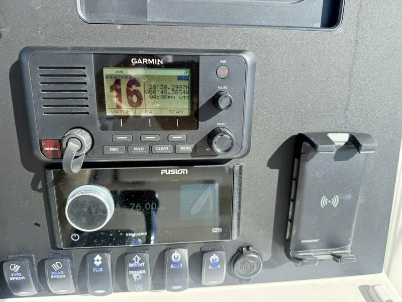 Slide: The Image of Regulator Marine 29 FS 2006 - 22