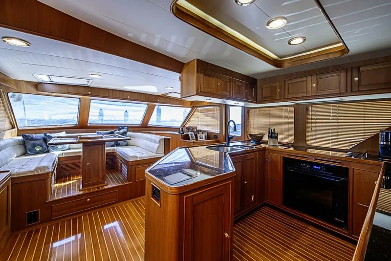 Slide: The Image of Marlow Explorer 66E 2014 - 26