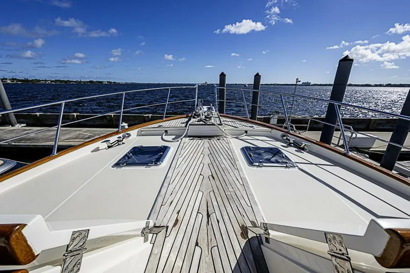 Slide: The Image of Marlow Explorer 66E 2014 - 6