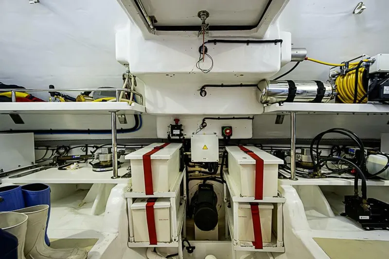 Slide: The Image of Marlow Explorer 66E 2014 - 61