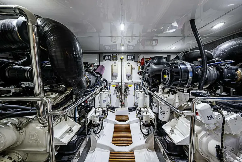 Slide: The Image of Marlow Explorer 66E 2014 - 62
