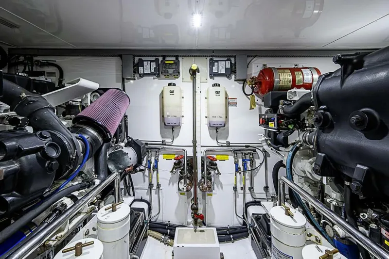 Slide: The Image of Marlow Explorer 66E 2014 - 64