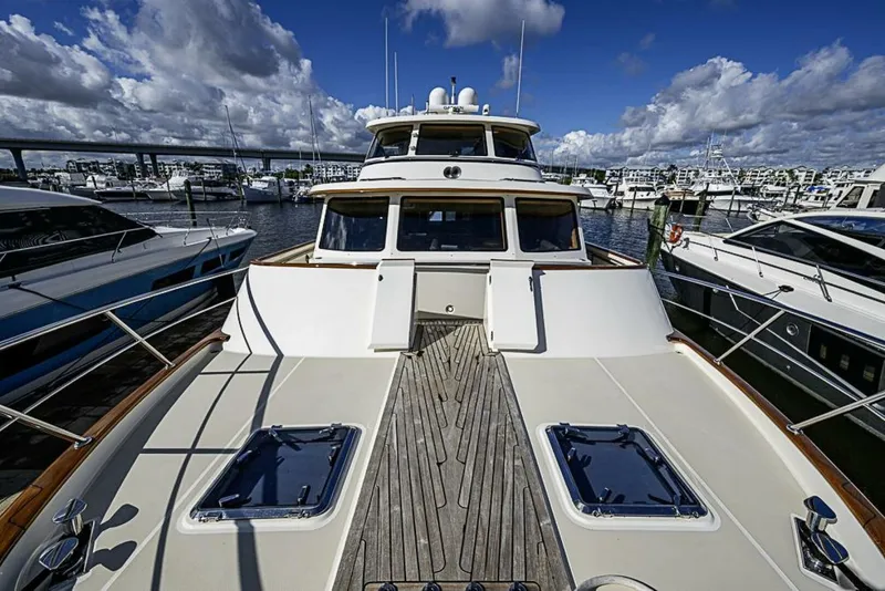 Slide: The Image of Marlow Explorer 66E 2014 - 7
