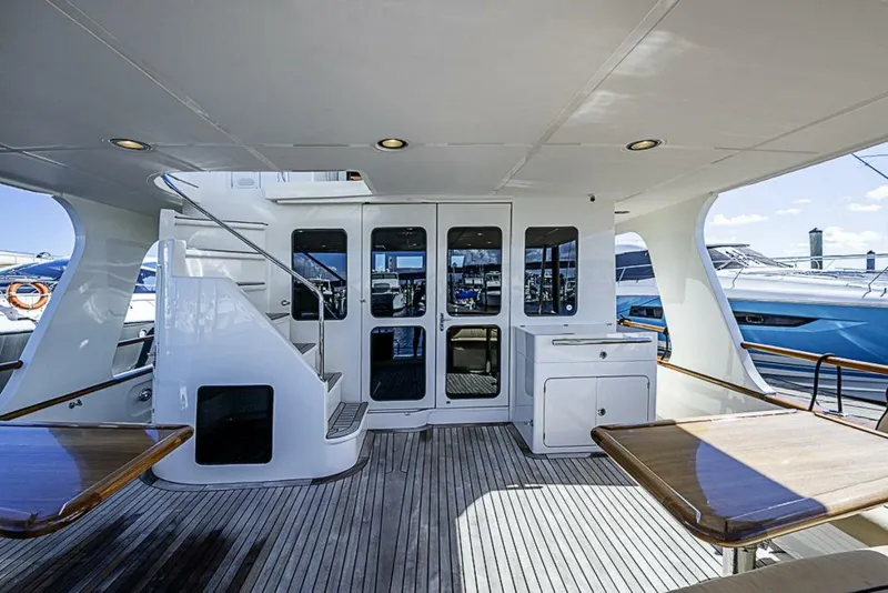 Slide: The Image of Marlow Explorer 66E 2014 - 9