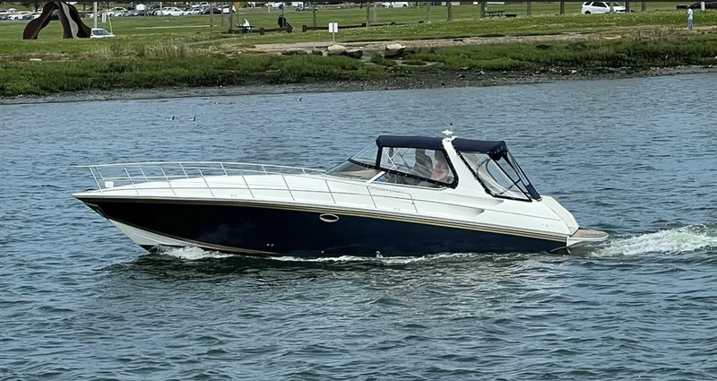 The Image of Fountain 38 Express Cruiser 2007 - 0