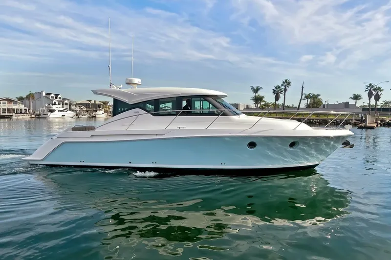 The Image of Tiara 39 Coupe 2017 - 0