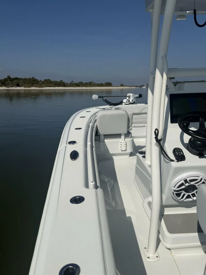 Slide: The Image of Yellowfin 26 Hybrid 2025 - 10