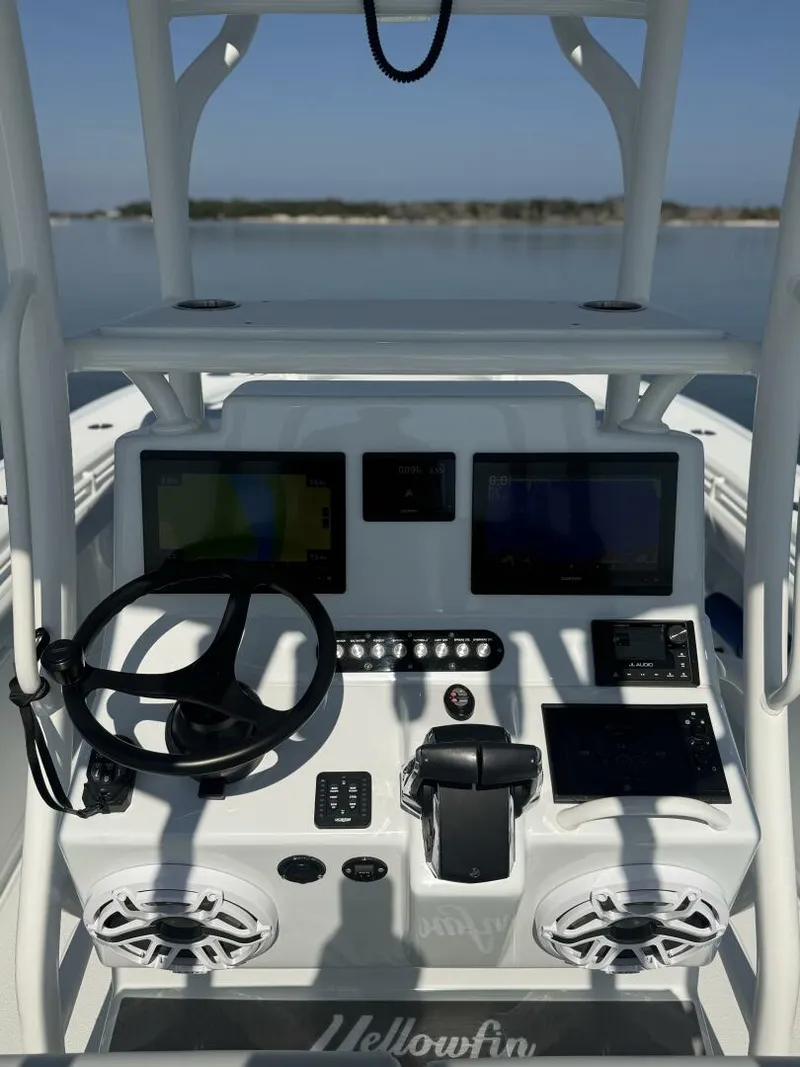 Slide: The Image of Yellowfin 26 Hybrid 2025 - 11