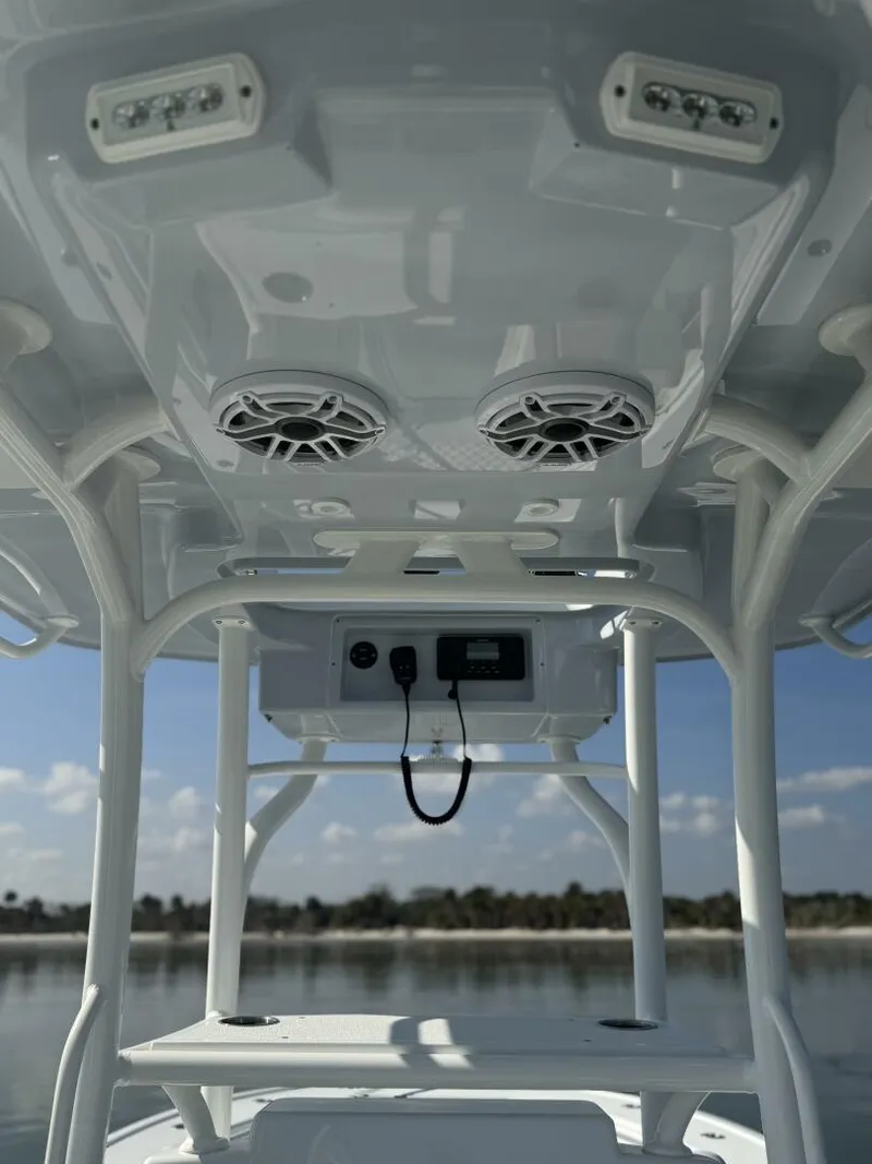 Slide: The Image of Yellowfin 26 Hybrid 2025 - 14