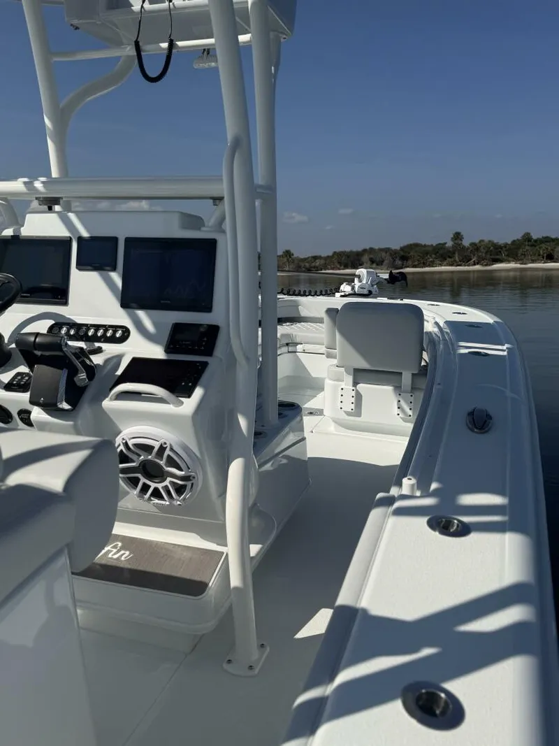 Slide: The Image of Yellowfin 26 Hybrid 2025 - 16