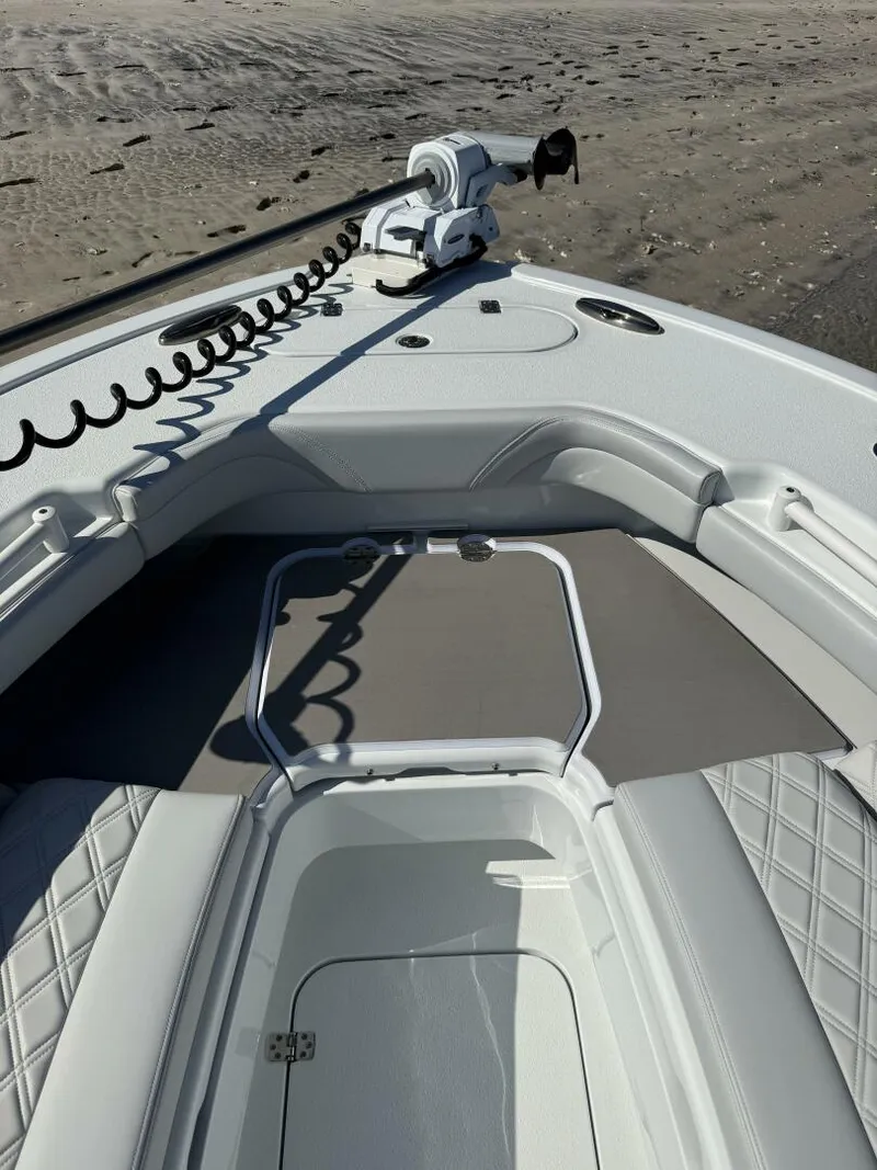 Slide: The Image of Yellowfin 26 Hybrid 2025 - 5