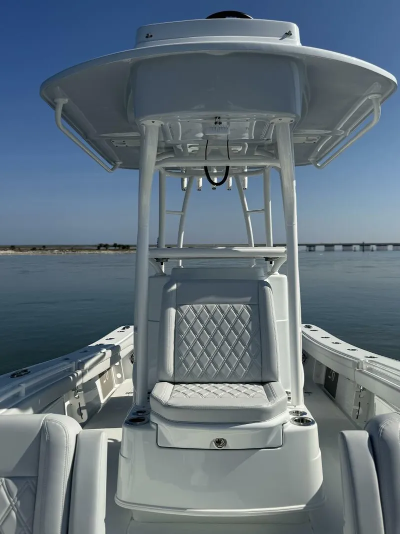 Slide: The Image of Yellowfin 26 Hybrid 2025 - 7