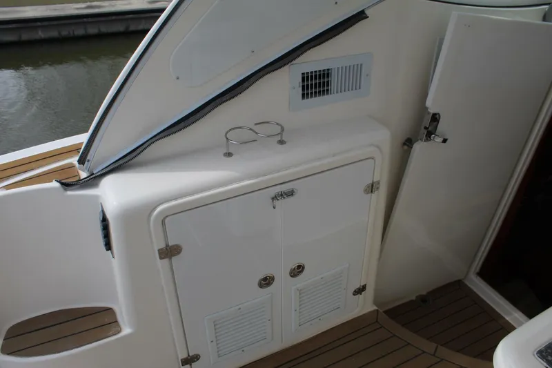 Slide: The Image of Cruisers 420 Express 2007 - 18
