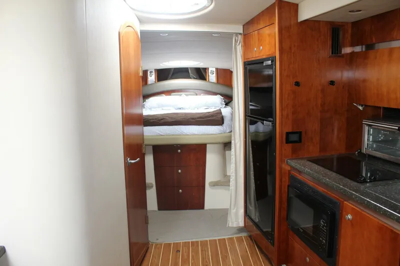 Slide: The Image of Cruisers 420 Express 2007 - 28