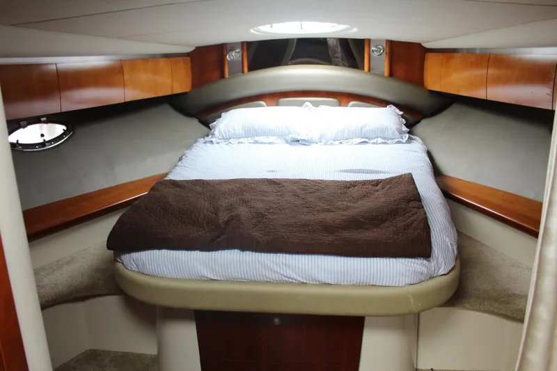 Slide: The Image of Cruisers 420 Express 2007 - 29