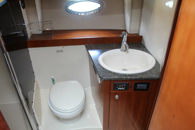 Slide: The Image of Cruisers 420 Express 2007 - 30