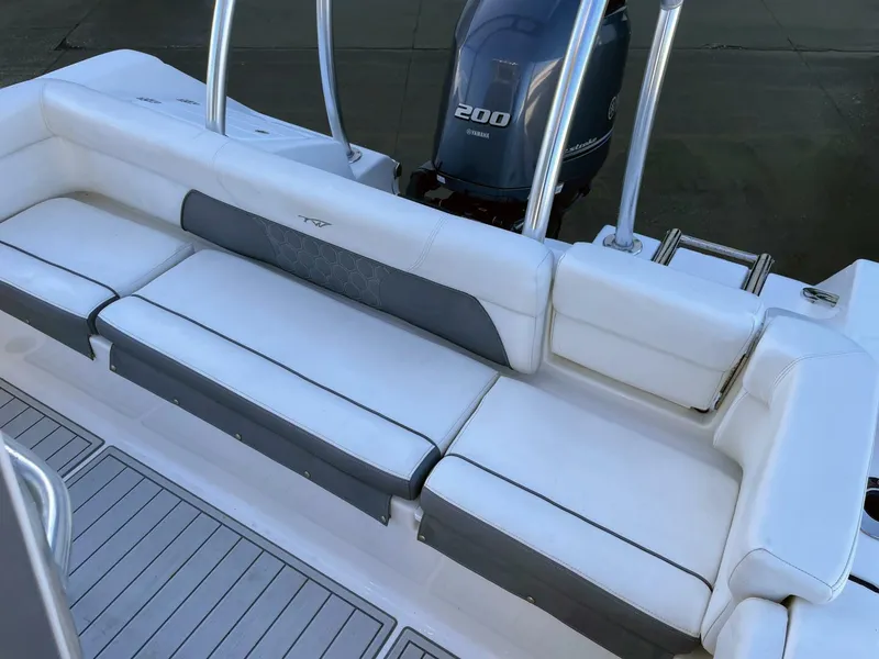 Slide: The Image of Tidewater 220LXF 2017 - 26