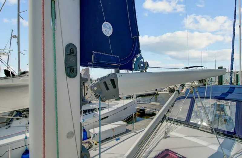 Slide: The Image of Catalina 445 2011 - 10