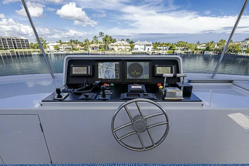 Slide: The Image of Delta 122 Tri-Deck Motor Yacht 1997 - 22