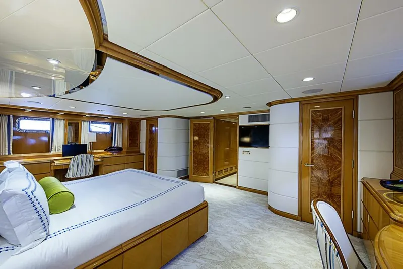 Slide: The Image of Delta 122 Tri-Deck Motor Yacht 1997 - 42