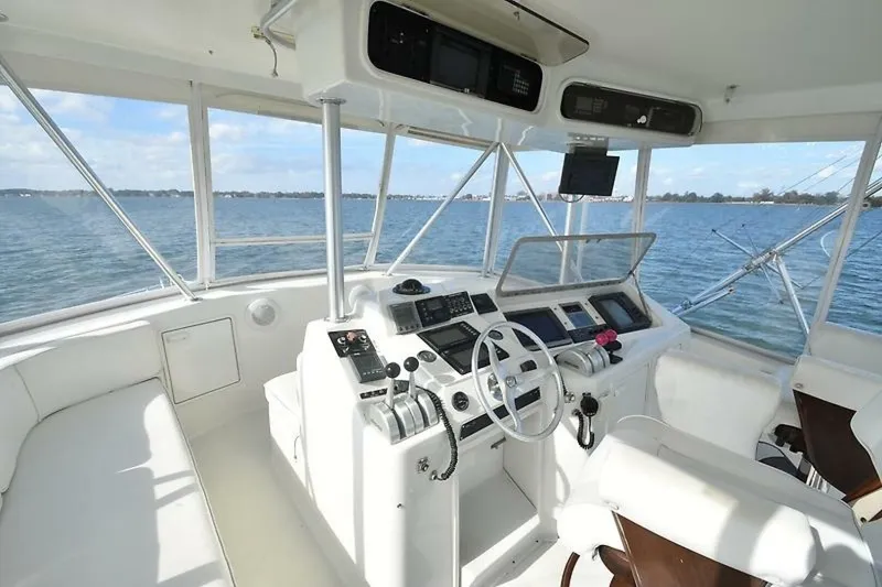 Slide: The Image of Ocean 48 Convertible 2000 - 36