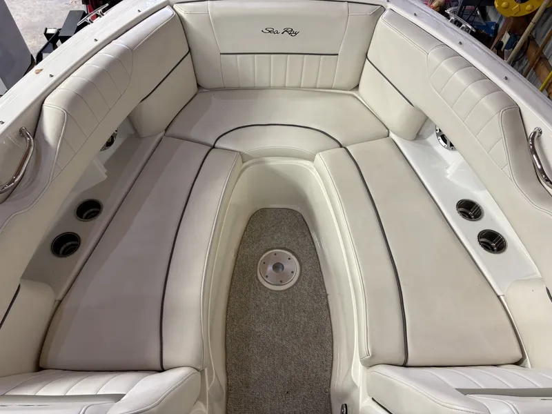 Slide: The Image of Sea Ray 270 SLX 2007 - 10