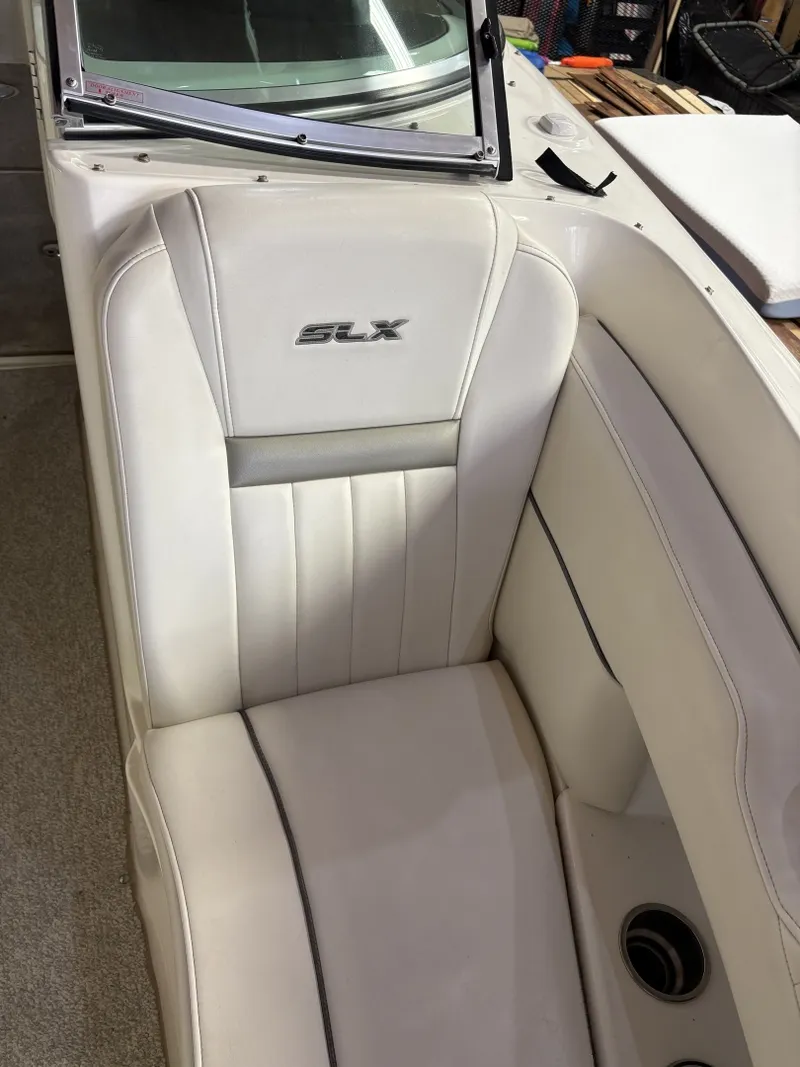 Slide: The Image of Sea Ray 270 SLX 2007 - 11