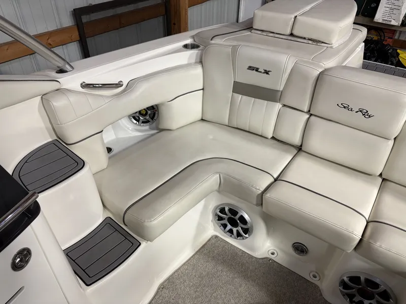 Slide: The Image of Sea Ray 270 SLX 2007 - 15