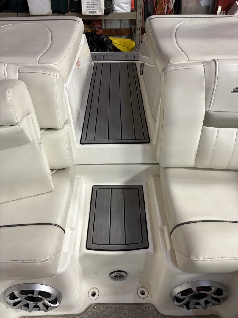 Slide: The Image of Sea Ray 270 SLX 2007 - 17