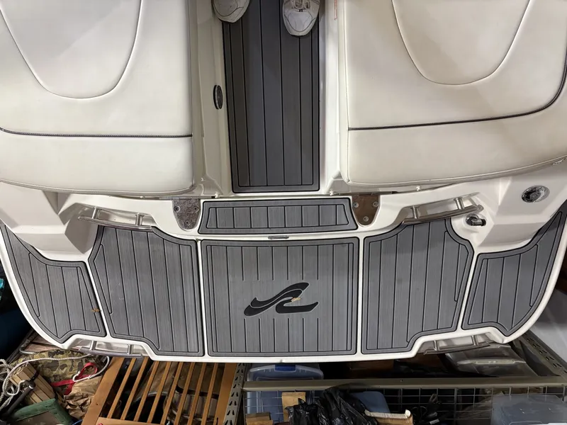 Slide: The Image of Sea Ray 270 SLX 2007 - 18