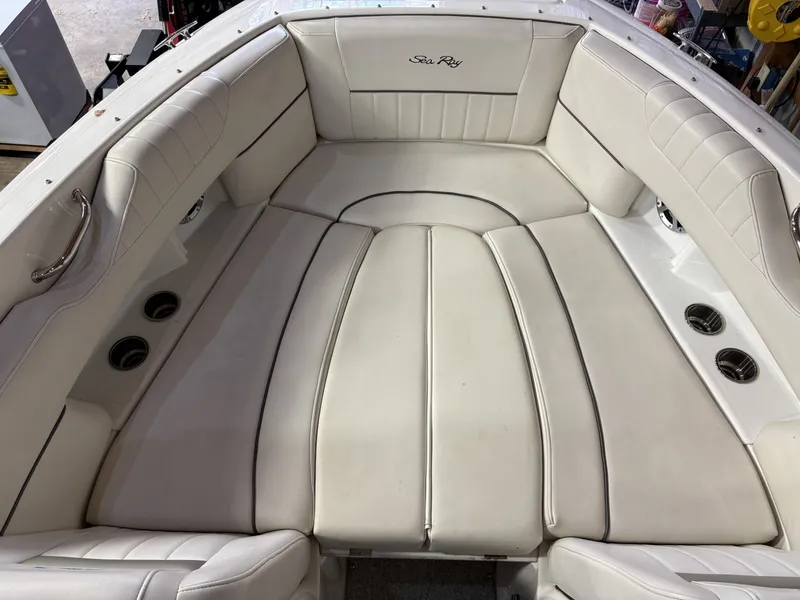 Slide: The Image of Sea Ray 270 SLX 2007 - 9