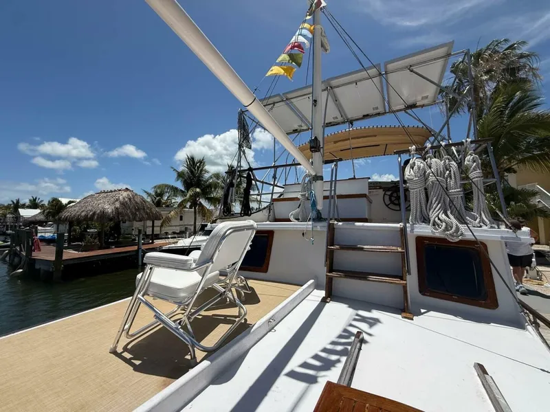 Slide: The Image of Marine Trader 40 Double Cabin 1977 - 10