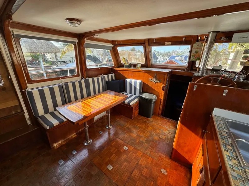 Slide: The Image of Marine Trader 40 Double Cabin 1977 - 12