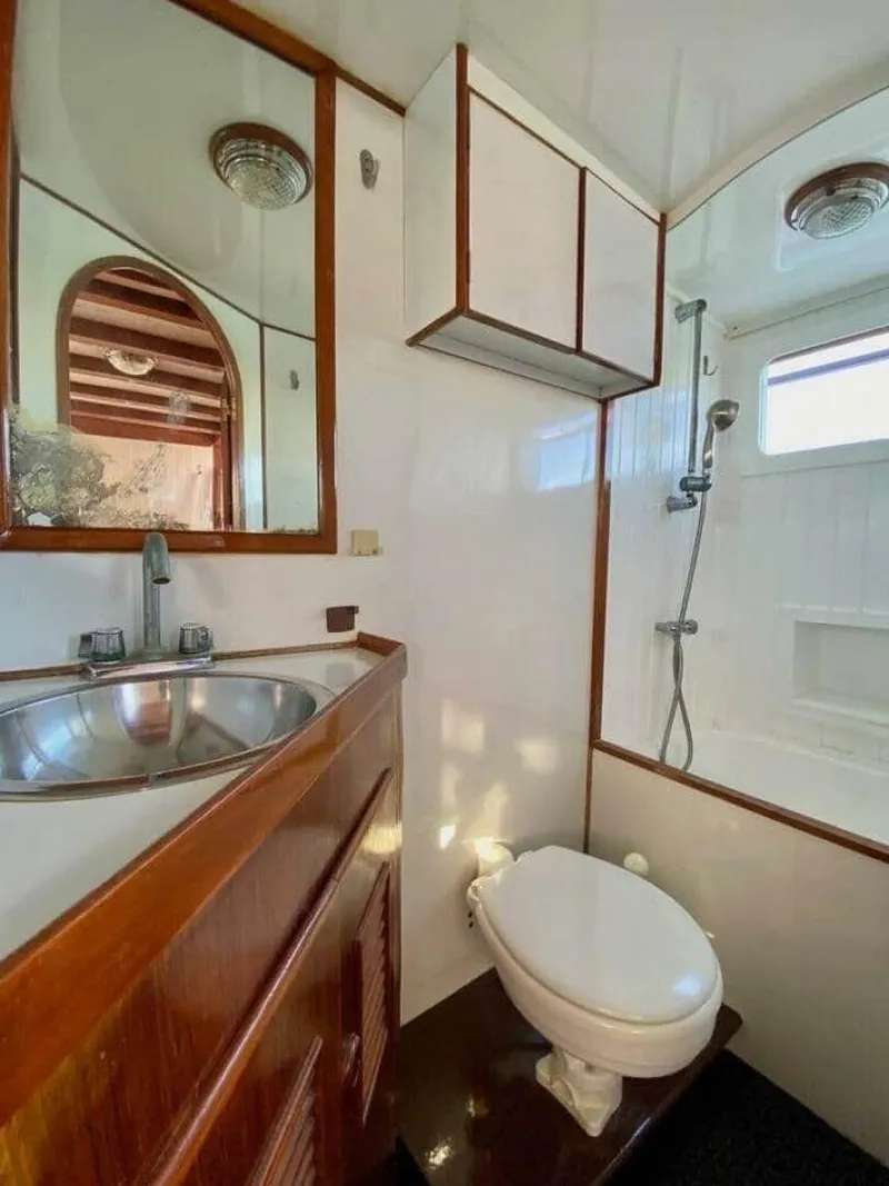 Slide: The Image of Marine Trader 40 Double Cabin 1977 - 14