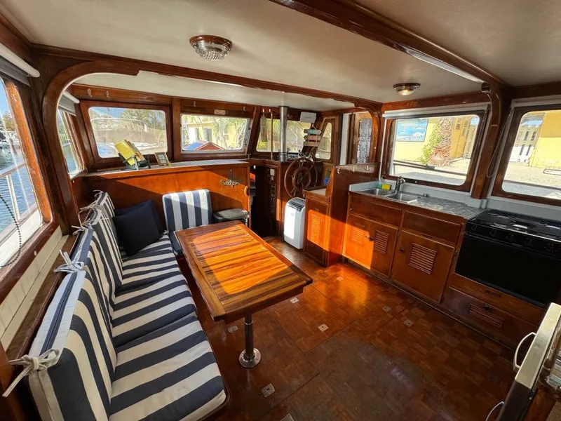 Slide: The Image of Marine Trader 40 Double Cabin 1977 - 15