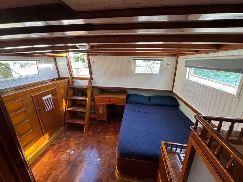 Slide: The Image of Marine Trader 40 Double Cabin 1977 - 16