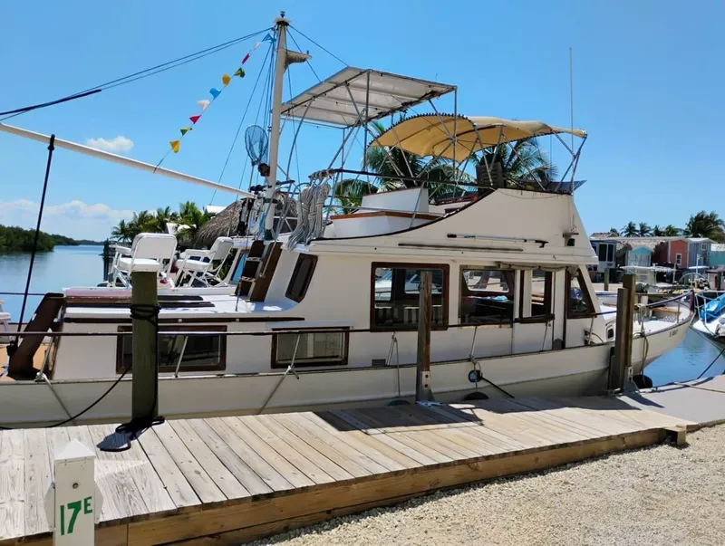 Slide: The Image of Marine Trader 40 Double Cabin 1977 - 2