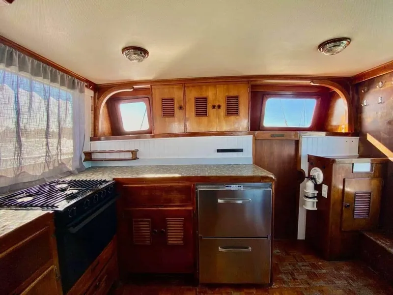 Slide: The Image of Marine Trader 40 Double Cabin 1977 - 5