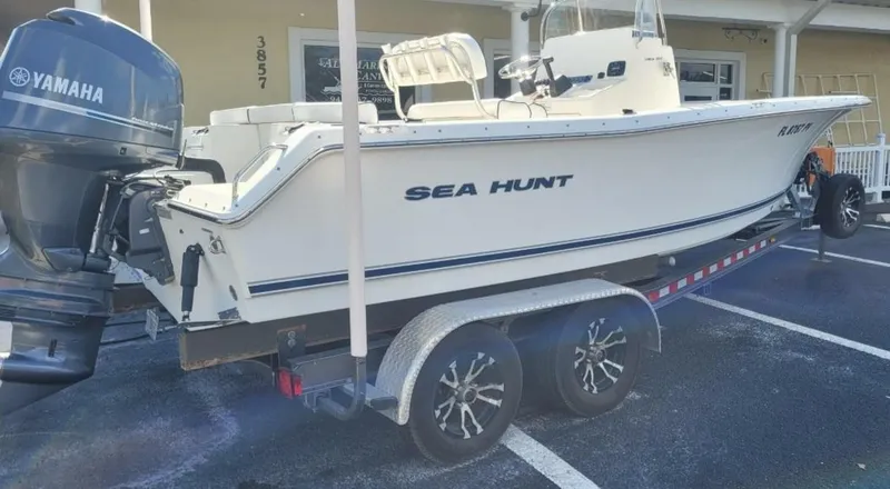 Slide: The Image of Sea Hunt Ultra 211 2015 - 2