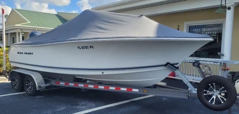 Slide: The Image of Sea Hunt Ultra 211 2015 - 3